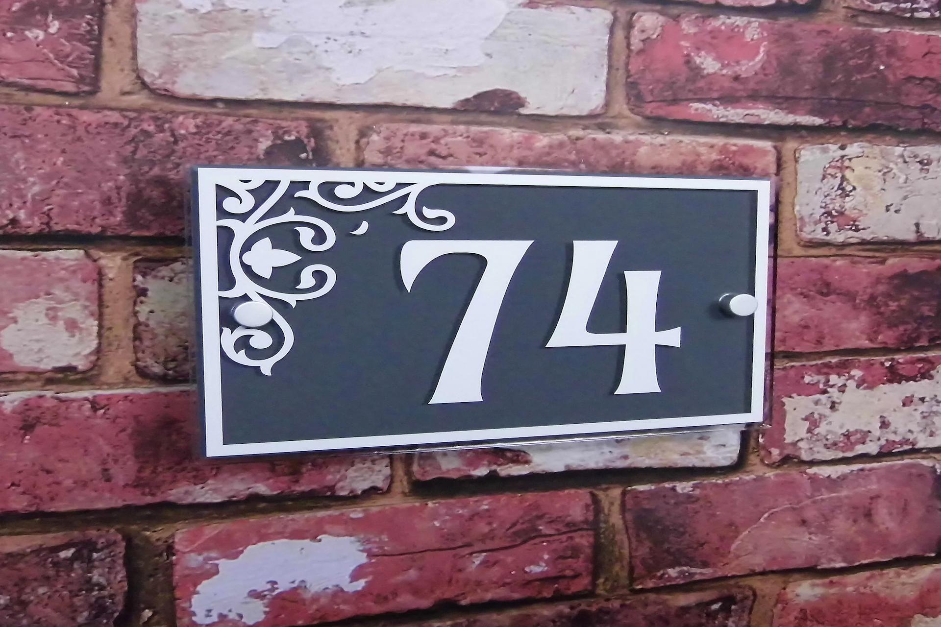 House Number Plaques: Finding The Right Style For Your Home