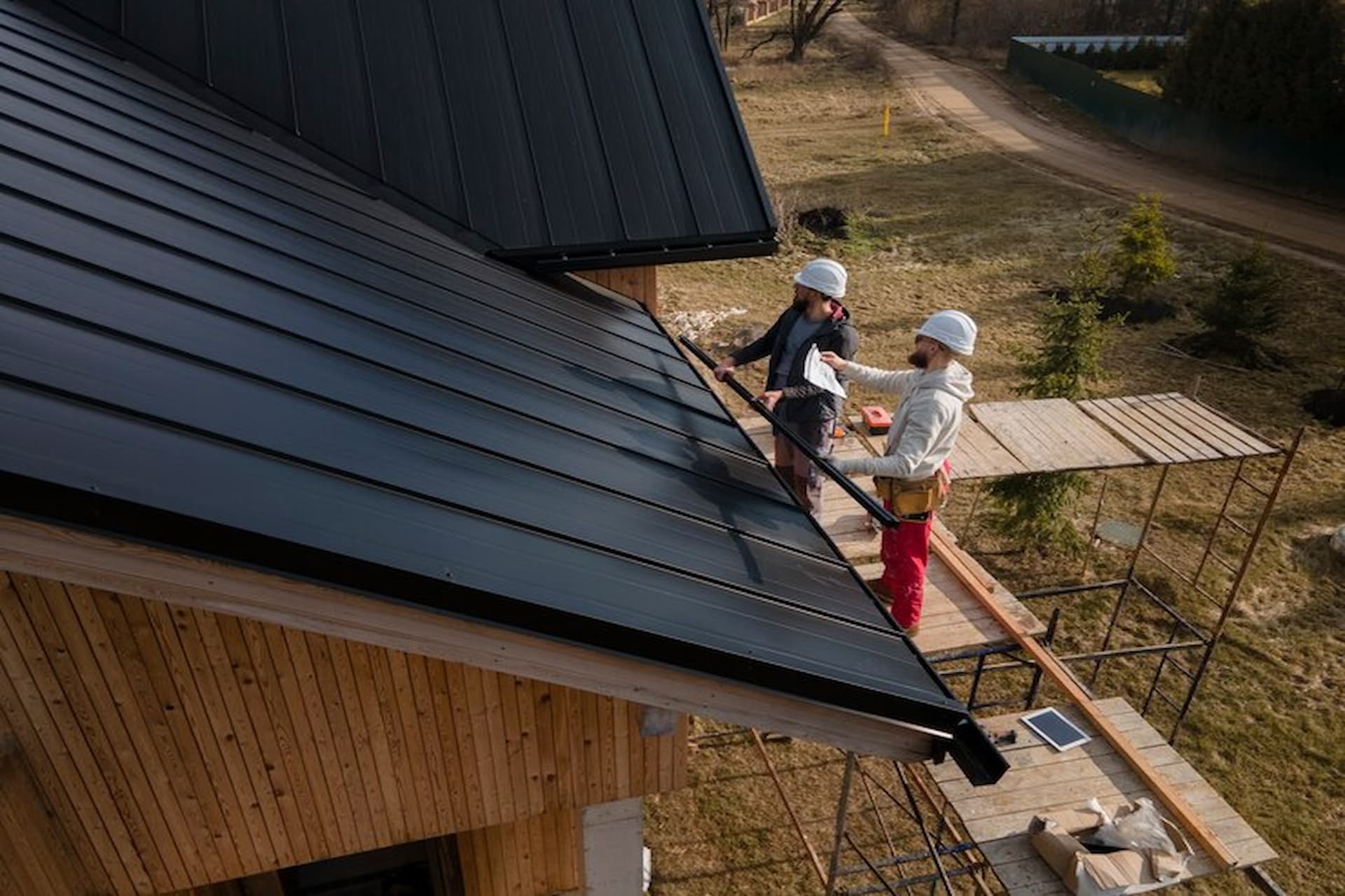Choosing A Reliable Flat Roofing Contractor : What To Look For